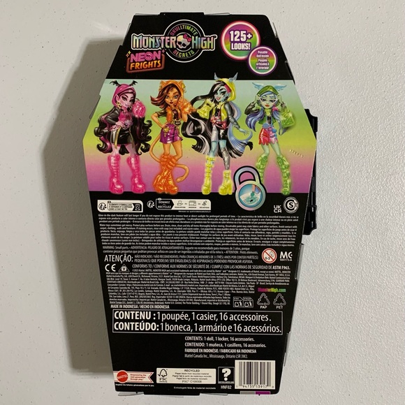 Monster High®: Skulltimate Secrets Neon Frights Twyla™ Doll w/Locker-New - Picture 6 of 9